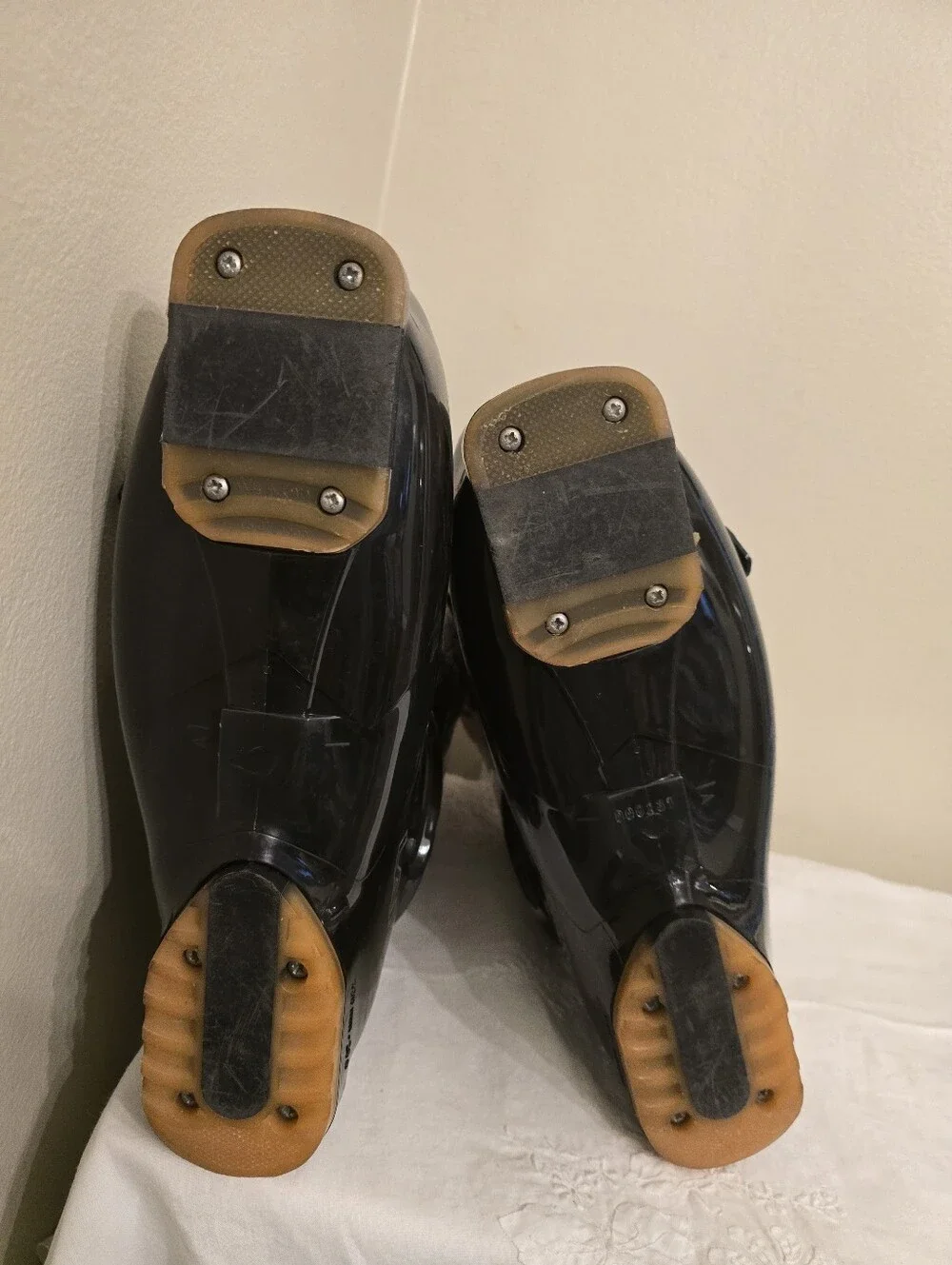 Lange Blaster Pro Men's Black and Orange Ski Boots Size 10.5 w/ Dakine Bag